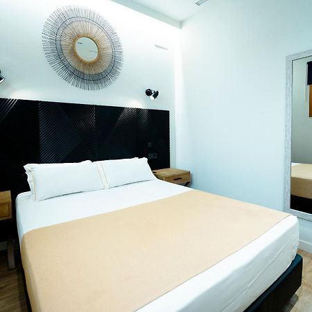 Aparthotel Luz De Gades - Suites Spa Gym - Adults Only Cadiz Exterior photo
